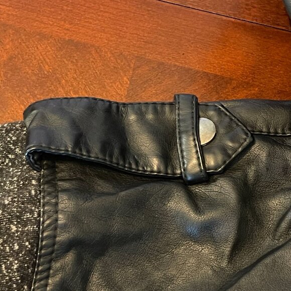 PD&C Mens Large Black Vegan Leather Jacket W/ Removable Hood & Knit Sleeves - Picture 13 of 16